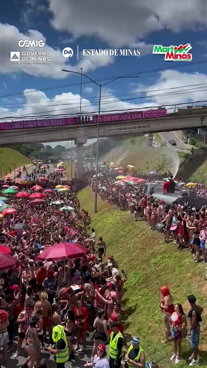 Caminhão-pipa refresca público da Truck do Desejo na Via 710
