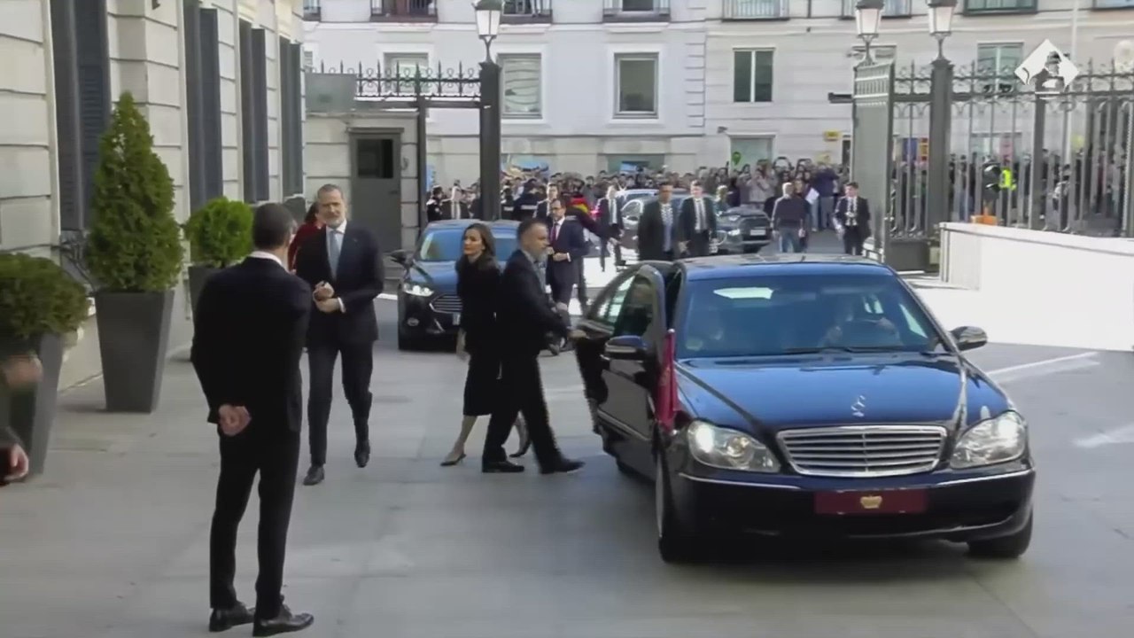 Así ha sido el salud entre Pedro Sánchez y el Rey Felipe VI y Letizia