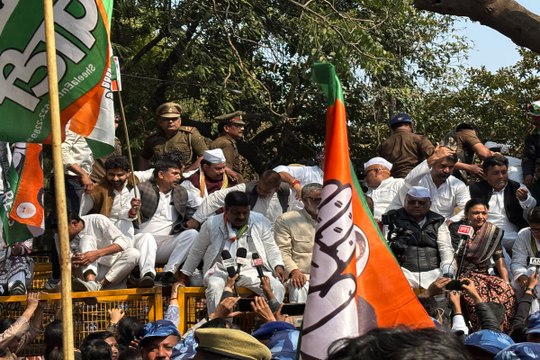 मनरेगा बचाओ महासंग्राम: कांग्रेस का विधानसभा घेराव, भाजपा सरकार पर बड़ा हमला