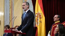 Felipe VI dice que la mejor forma de conmemorar la Constitución es cumplirla