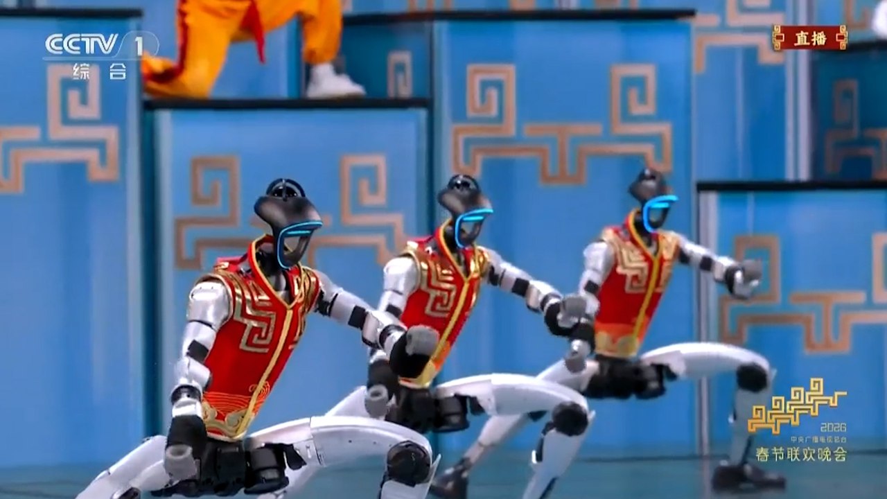 Robots humanoides practican Kung Fu durante la Gala del Festival de Primavera 2026 de China
