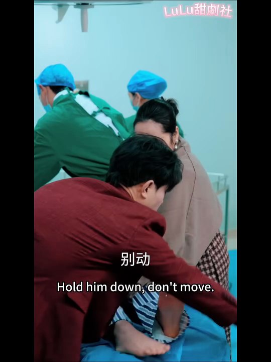 He removes one of her kidneys to save his lover, and her three CEO brothers rush in! [Full Movie]