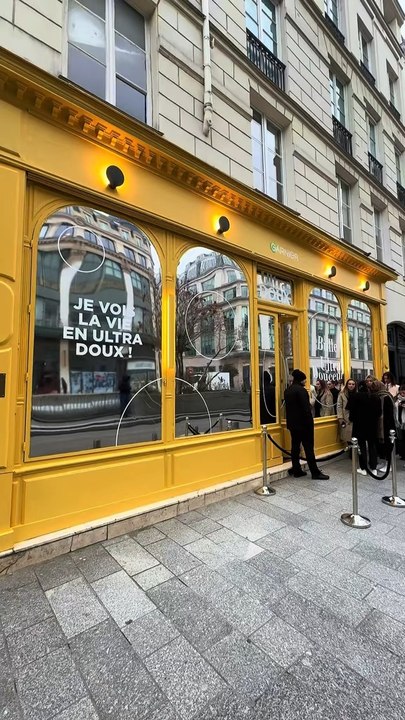 Un pop-up hyper sensoriel entre senteurs, gourmandises et moments de détente 🌿J’ai découvert la nouvelle gamme Vignes Merveilleuses de Garnier (l’odeur 😍), testé quelques stands trop mignons et je suis repartie avec plein de produits  !