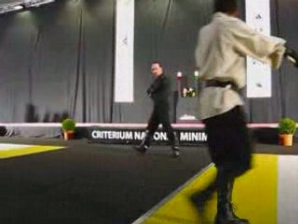 Combat Cimeterre vs Bâton