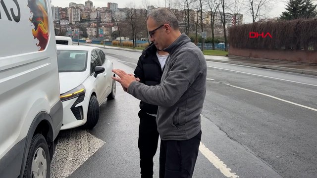 Eyüpsultan’da sürücüye yumruk atıp aracının aynasını kırdılar