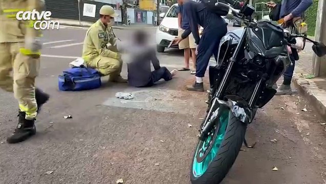 Motociclista fica ferido após batida com carro no bairro São Cristóvão, em Cascavel