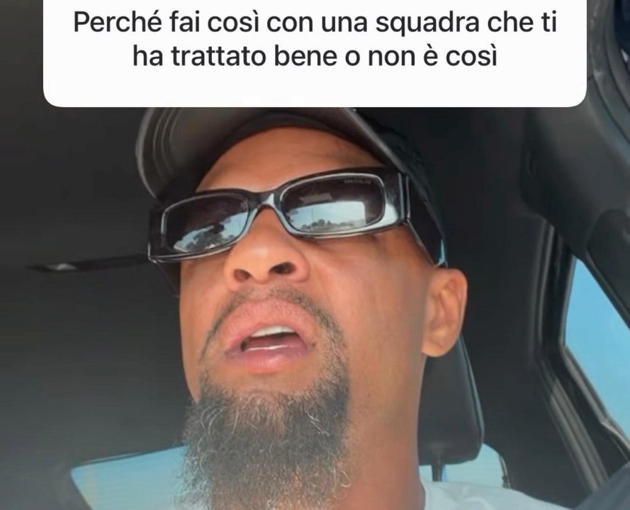 VIDEO / Tifosi Juve contro Felipe Melo, lui: "La mia non è una mancanza di rispetto perché..."