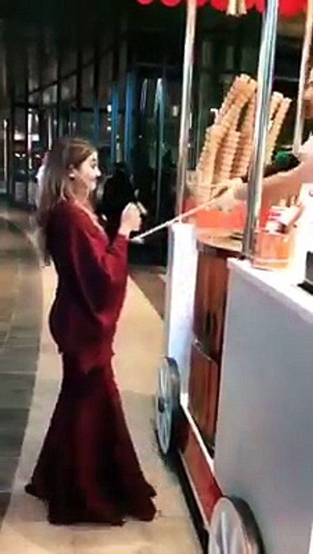 ⁣Beautiful Turkish Girl Grab Turkish Ice cream Quickly 😍😍👍