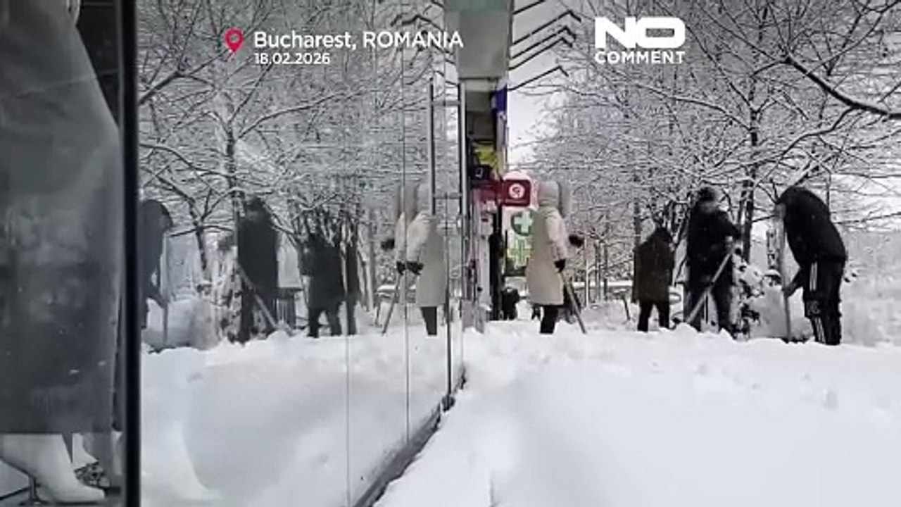 Heavy snowfall blankets Bucharest, transport services disrupted