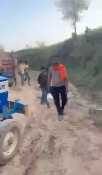 होराबरा से रेत के पांच ट्रैक्टर-ट्रॉली पकड़े, चार छोड़ दिए, थाना प्रभारी सहित 7 सस्पेंड