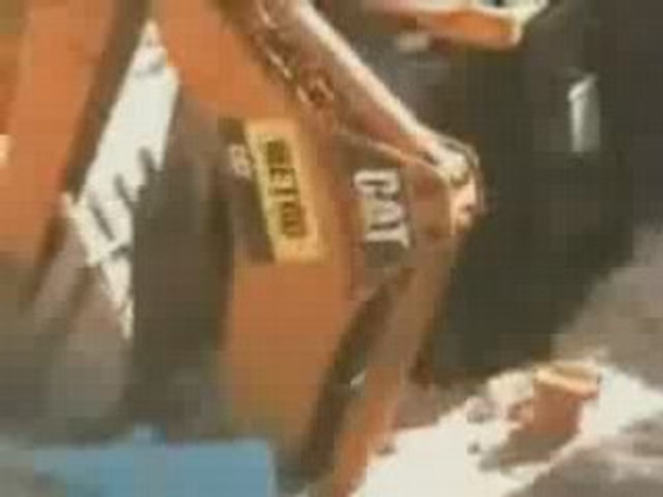 Tsunami2004-2nd-tsunami-wave-hits-Patong-Beach