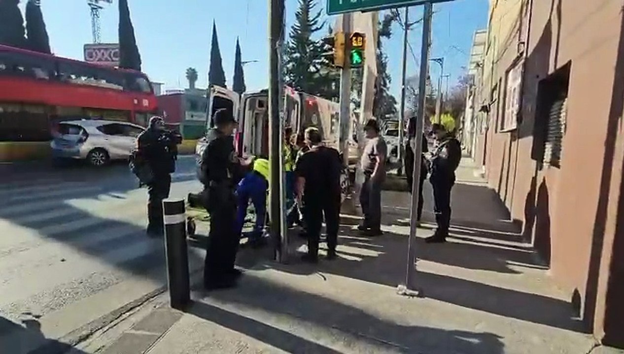 Mujer es atropellada en la colonia Industrial, en Gustavo A. Madero