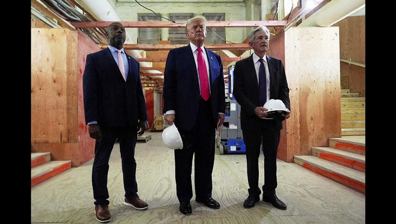 Trump deletes racist video depicting Obamas as primates