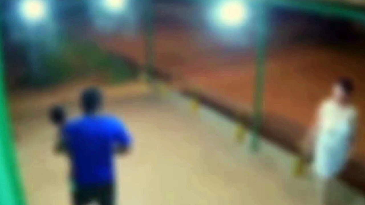 Homem ameaça matar bebê com machado, joga criança no chão e vai preso