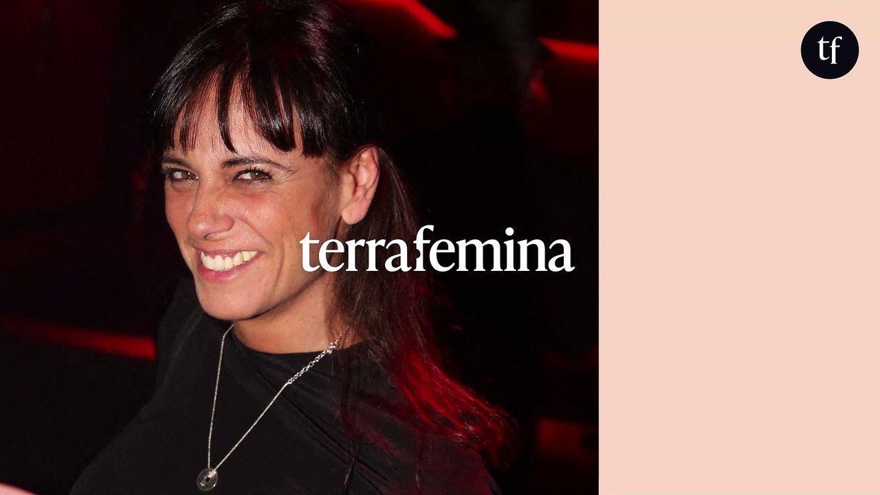 "Gare aux cons" : cette chanteuse française (et féministe) rallie l'extrême droite ? Les fans "très déçus"