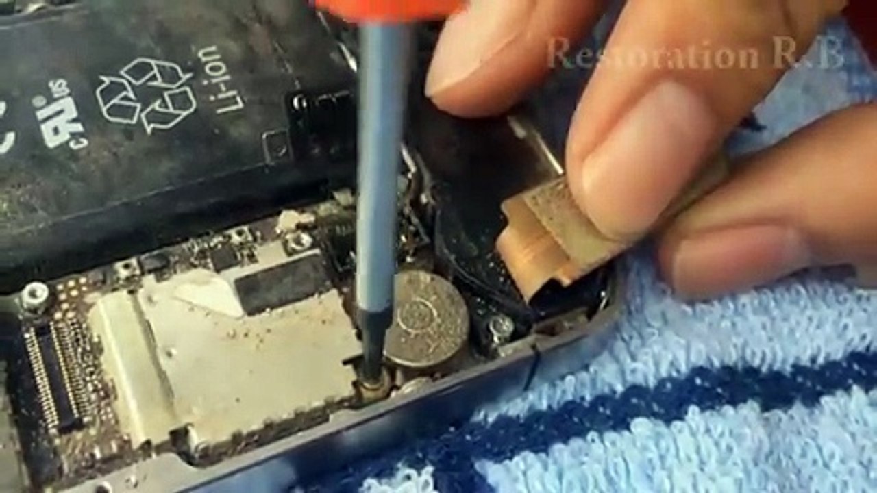 Restoration the old abandoned IPHONE phone completely _ Restore damaged old phone functions(360P)