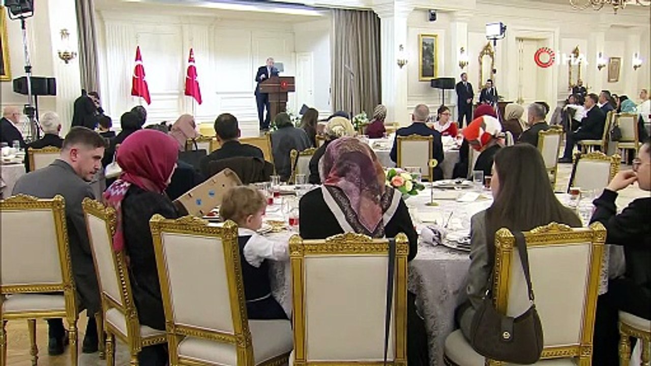 Cumhurbaşkanı Erdoğan: ""Yıllarca bize ahlak satan, demokrasiden dem vuran, hak, hukuk, özgürlük kavramlarını sopa olarak kullanan aktörlerin çirkin yüzleri tek tek ortaya çıkıyor."