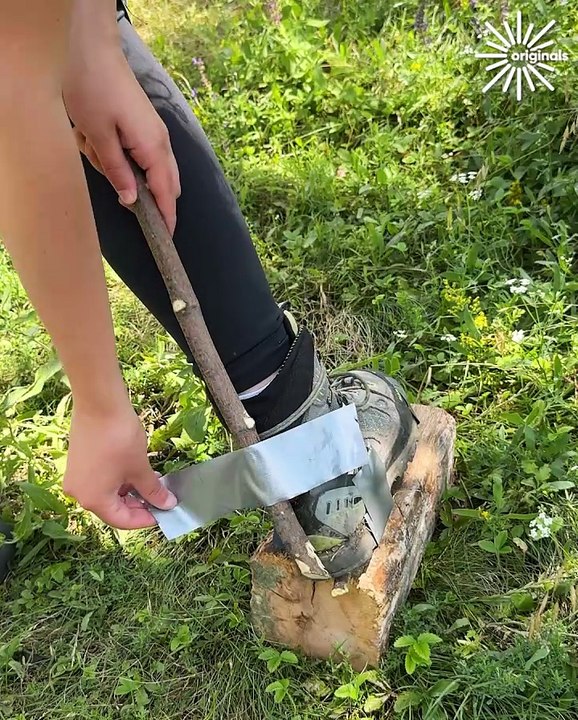 A great idea for making waterproof shoes with duct tape! 👌🏞️