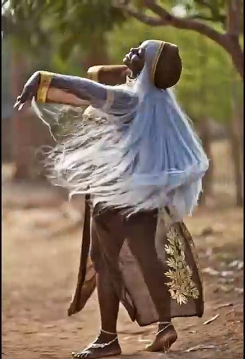 MULHER NEGRA LINDISSIMA DANÇANDO