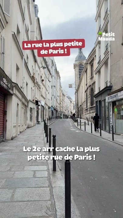 La plus petite rue de Paris fait 5 mètres de long ! 📏©️ Crédit : @petitmauda🎁 Tous nos bons plans à retrouver en bio ! ❤️‍🔥👉🏻 Abonne-toi au Petit Mauda pour plus d’inspiration ! 🌳