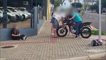 Jovem fica ferida em acidente entre moto e Corolla Cross no Centro de Cascavel