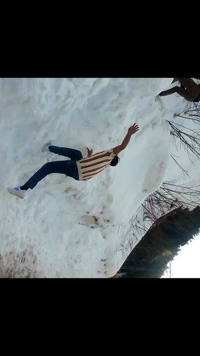 Tourist enjoy in snow