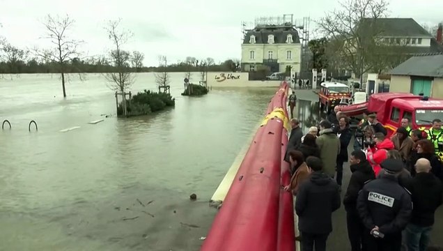 Francia in allerta per la piena della Loira, la tempesta Pedro minaccia nuovo caos