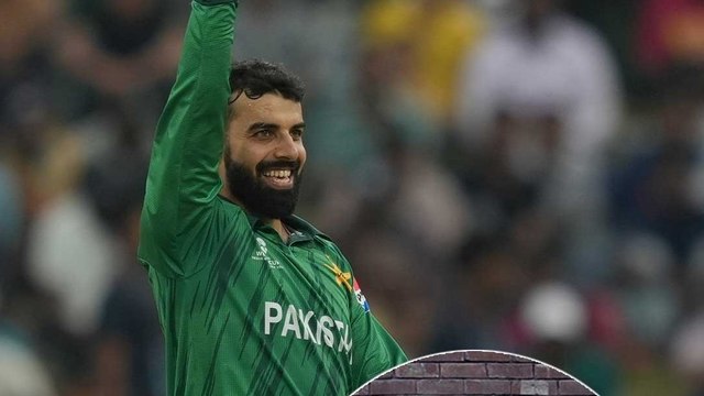 Shadab Khan के खिलाफ Pakistan Cricket ने लिया एक्शन!