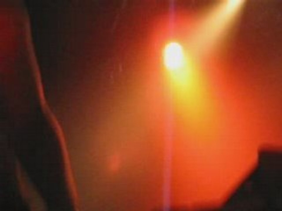 Mademoiselle k se jette dans le public a marseille !