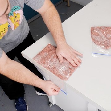Easy trick to store the minced meat 🥩 Save space and time
