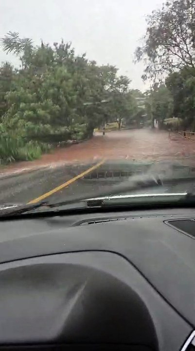 Temporal intensa causa alagamentos e coloca Maringá em alerta