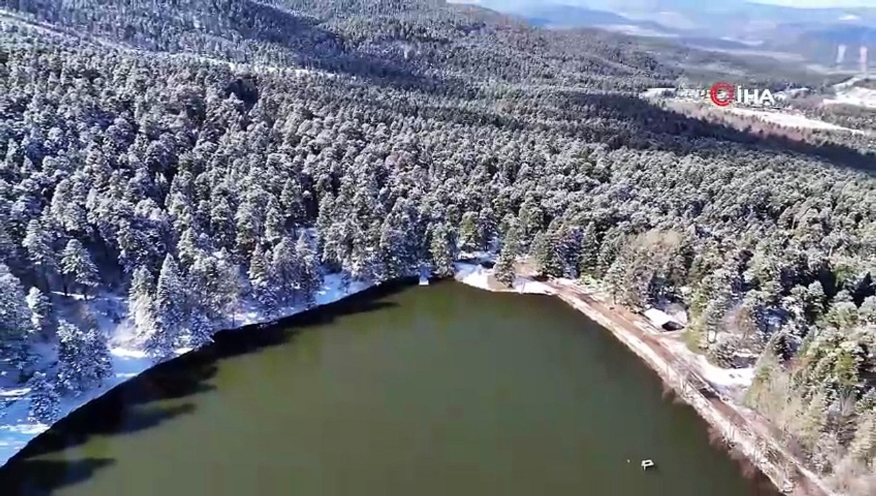 Kış manzarası: Gölcük Tabiat Parkı beyaza büründü