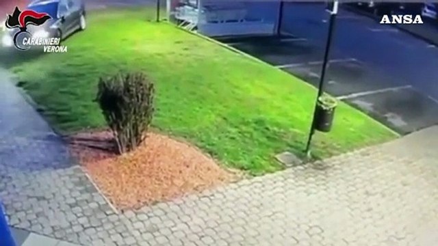 Investito piu' volte e ucciso davanti a un centro commerciale nel Veronese