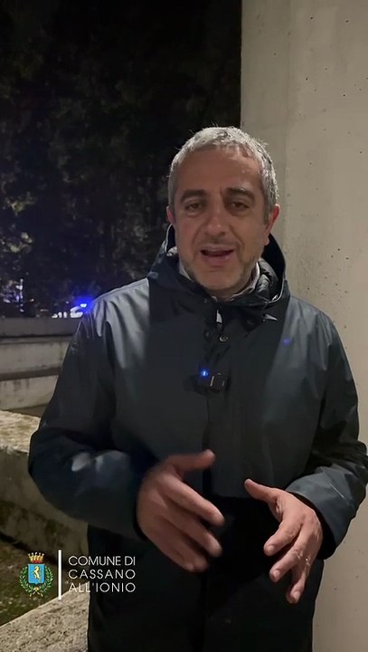 Non c'è pace per la Sibaritide, il Crati esonda nuovamente. Sul posto il sindaco di Cassano Iacobini: “Non ci arrendiamo”