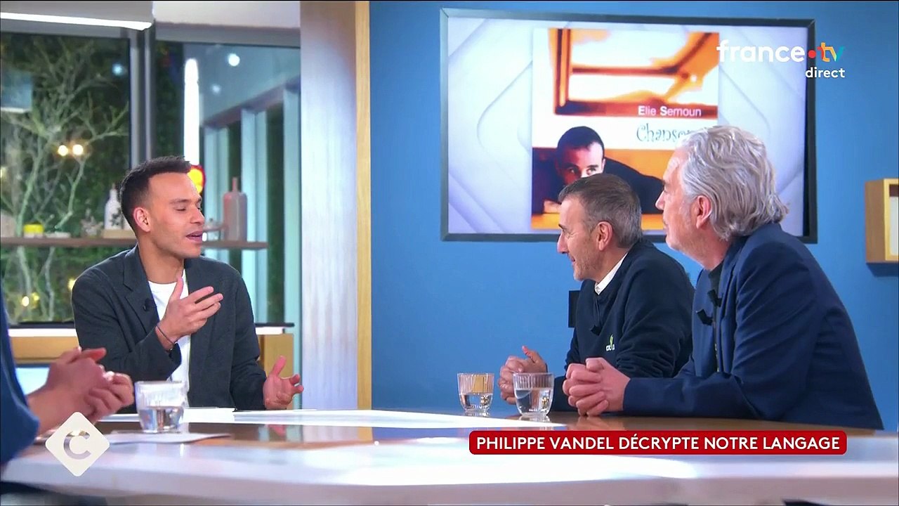 VOICI - "Je ne suis pas pris au sérieux" : Élie Semoun pousse un coup de gueule contre l'industrie du cinéma (ZAPTV)