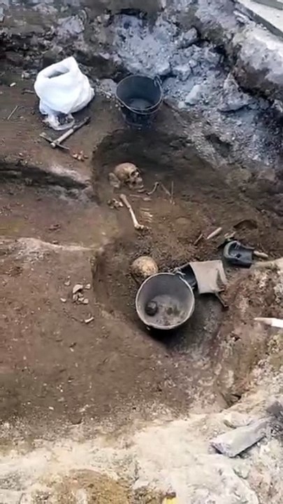 Aparecen restos humanos en las labores de remodelación de la Plaza de los Leones de Illescas