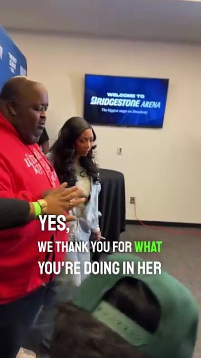 We should always pray for the success of evangelical pop divas like Brandy Norwood. May they continue to shine forever! 🙏✨