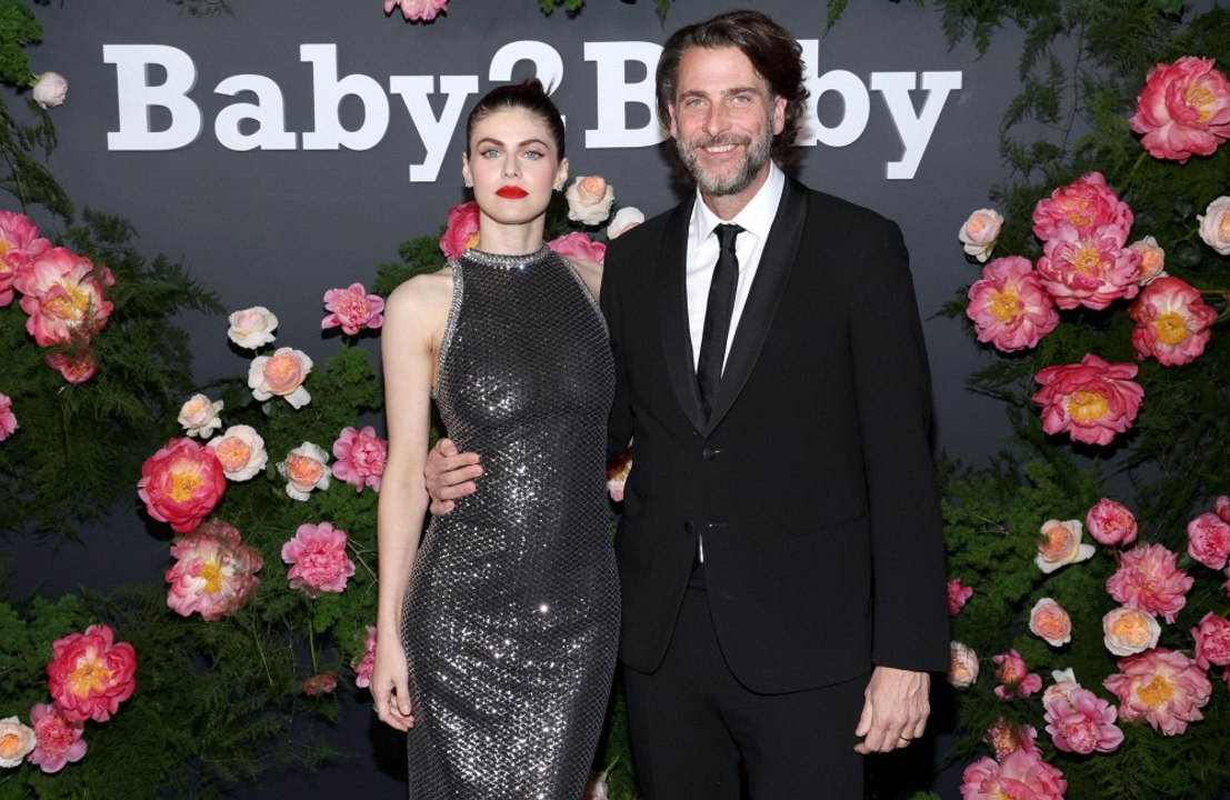 Alexandra Daddario and Andrew Form split