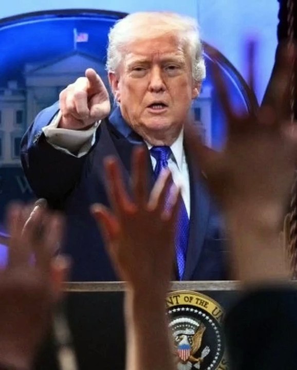 🚨🌍💼 Revers judiciaire, riposte immédiate. Trump dégaine une option commerciale jamais utilisée pour garder la pression sur les importations. Un tournant stratégique aux effets mondiaux. 📊⚖️