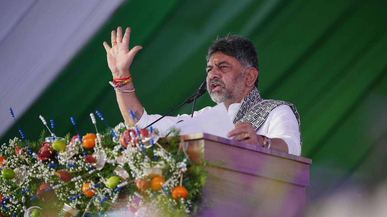 ಡಿಕೆ ಪಟ್ಟದ ಸುತ್ತ ಇಂದ್ರಪ್ರಸ್ಥದಲ್ಲಿ ಸಾಹುಕಾರನ ವ್ಯೂಹ..!  ಸೈಲೆಂಟ್​ ಆಗಿಯೇ ಕೆಪಿಸಿಸಿ ಪಟ್ಟಕ್ಕೆ ಪಟ್ಟು ಹಾಕಿದ್ರಾ ಸತೀಶ್..?