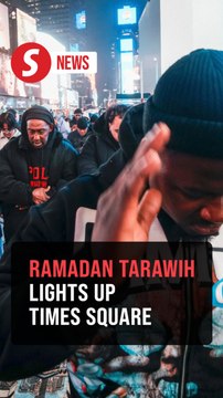 Muslims gather in New York's Times Square for first 'Tarawih' prayers
