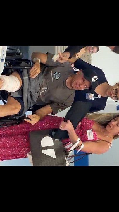 Policial que sobreviveu a capotamento na PR-323 fica emocionado ao receber alta no hospital