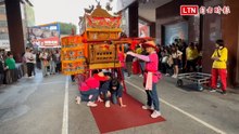 媽祖真的來逛街！台中6大百貨擠爆 櫃姐、民眾瘋排「踜轎腳」