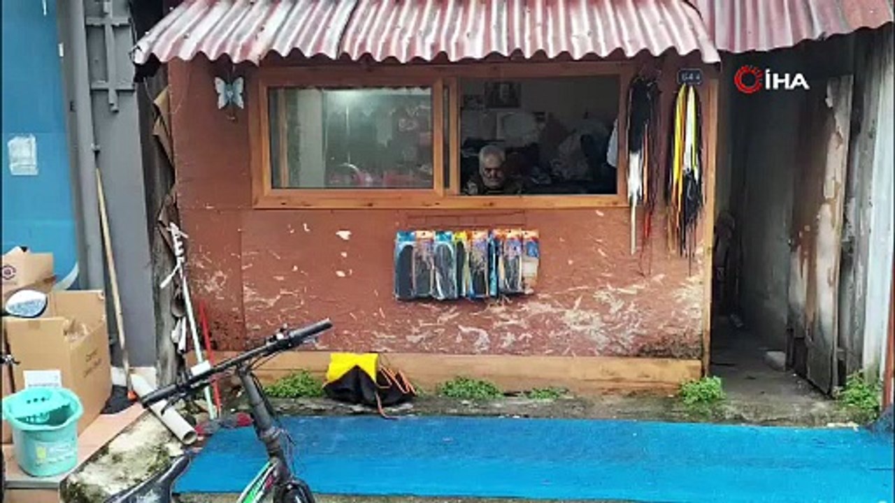 Köyceğiz’in son ayakkabı ustası emekli oldu ama mesleğini bırakamadı