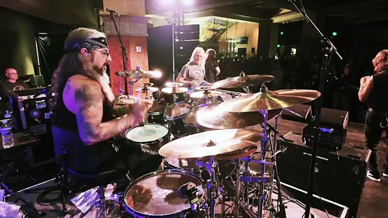 John Petrucci and Steve Morse SHRED Through Hocus Pocus