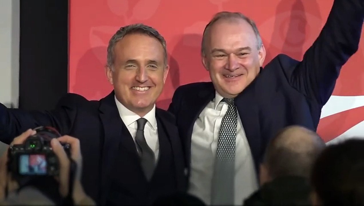 Ed Davey challenges Keir Starmer to sue Donald Trump over tariffs