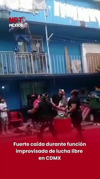 🎭🚨 Un fuerte acc1dente fue captado en cámaras durante una función improvisada de lucha libre en una vecindad de la Ciudad de México.