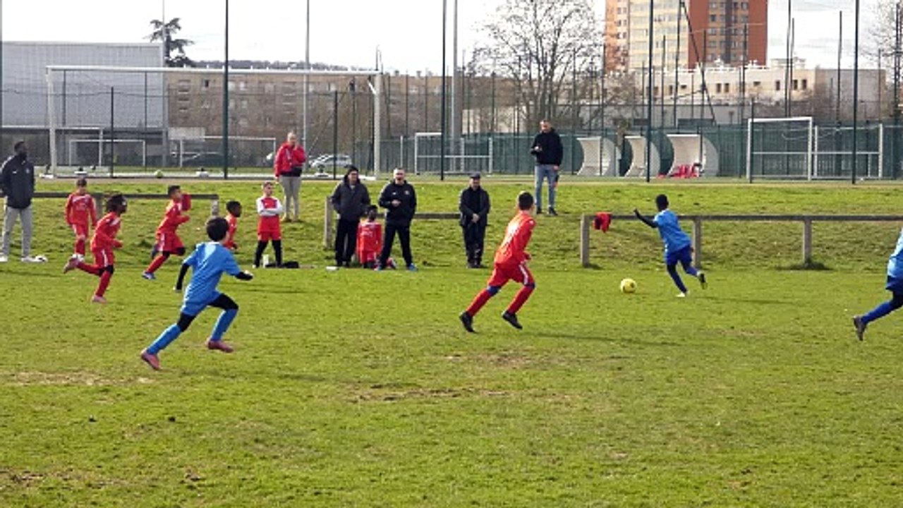 FC Juziers Mixte qui pousse à Mantes USC