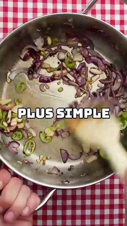 De rien. Ingrédients de la recette de @gordonramsayofficial pour 2 belles assiettes La marinade express - 2 poitrines de poulet, coupées en morceaux - 60 ml de yaourt nature -