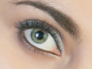 Eye lashes enhancement with Photoshop